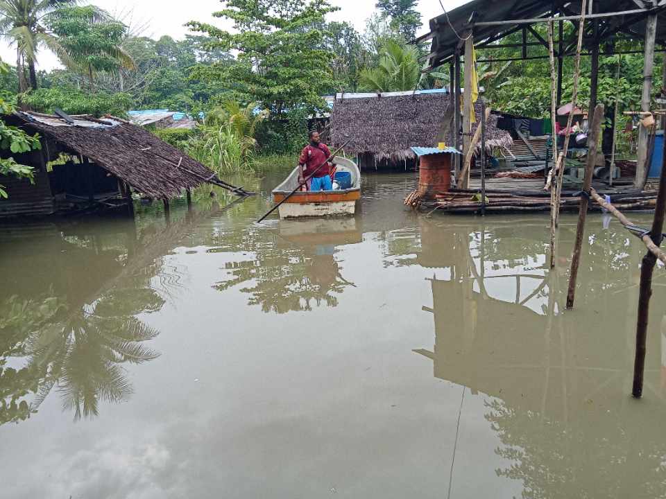 Puluhan Warga Mengungsi Akibat Luapan Sungai Mamberamo