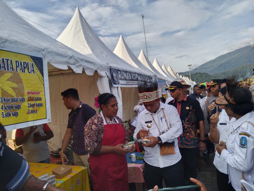 Ini Permintaan Pj Bupati Siriwa, Saat Buka Festival Bahari Tanah Merah