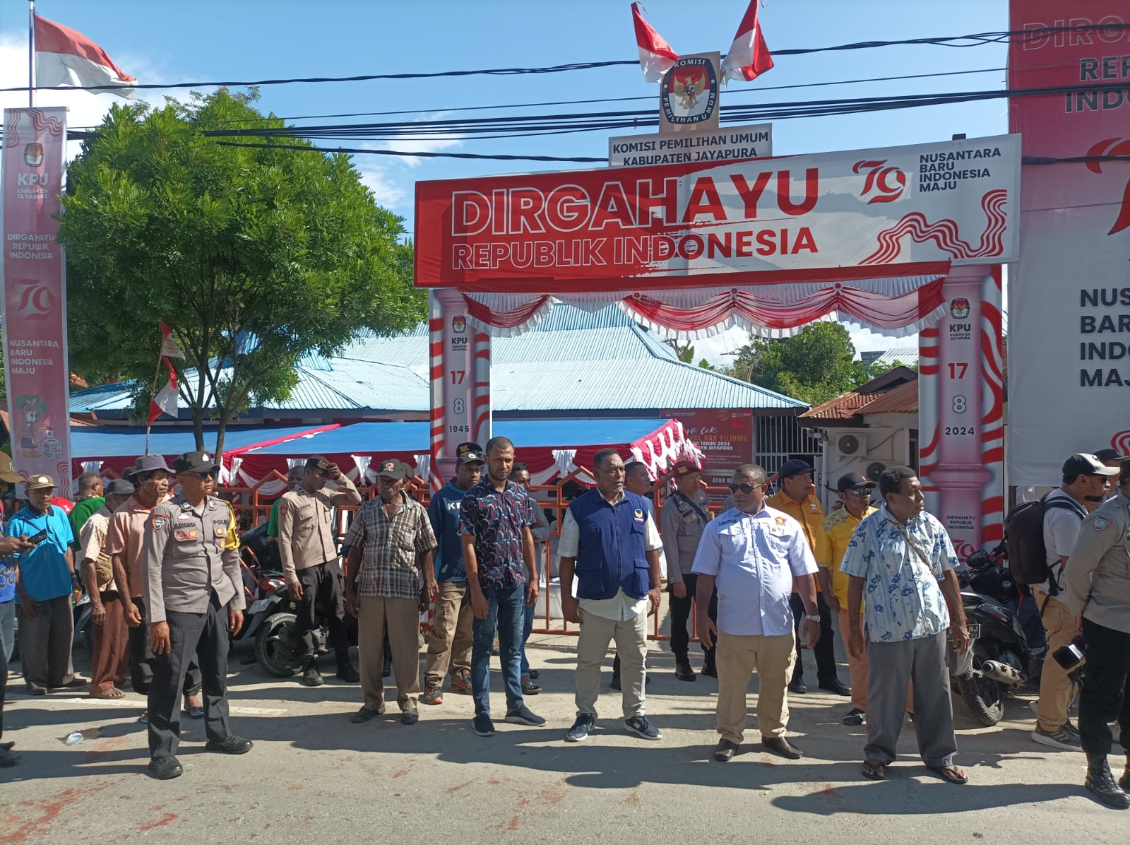 Hari Kedua Pendaftaran Calon Bupati dan Wakil Bupati Kabupaten Jayapura Berjalan Aman