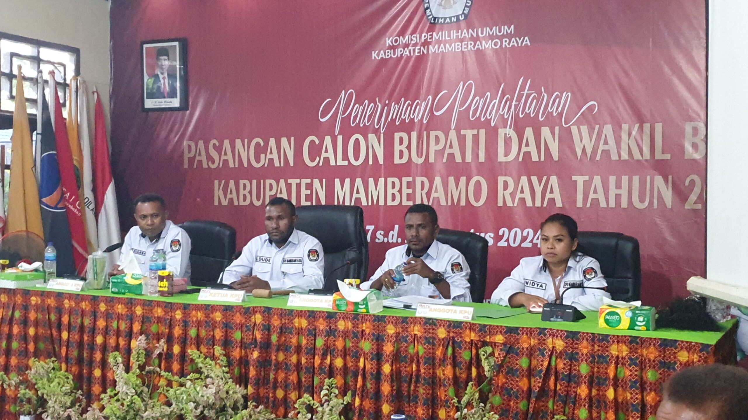 Empat Paslon Resmi Mendaftar ke KPU Mamberamo Raya