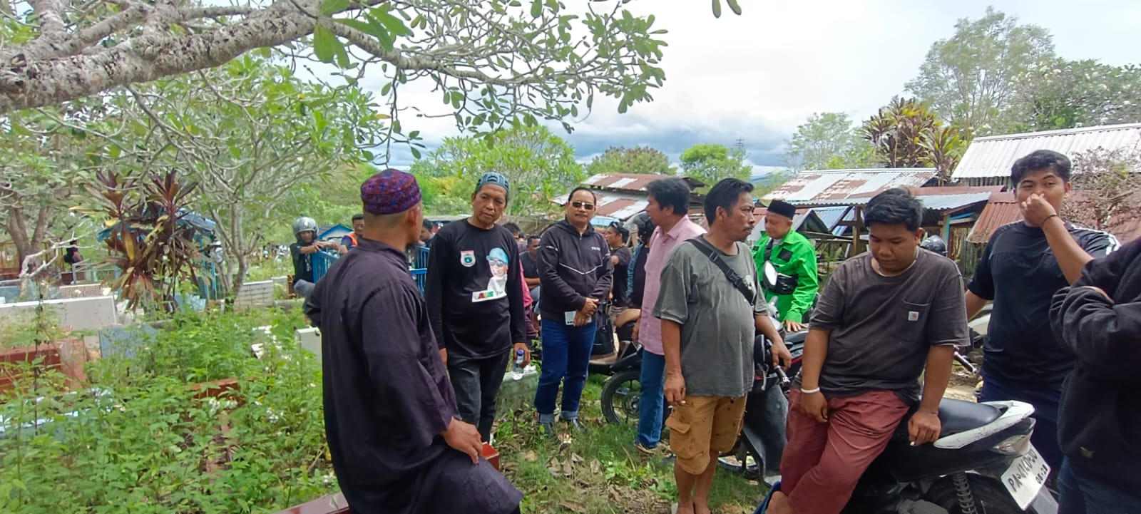 John Manangsang Wally Melayat ke Rumah Duka di Jalan Mambruk